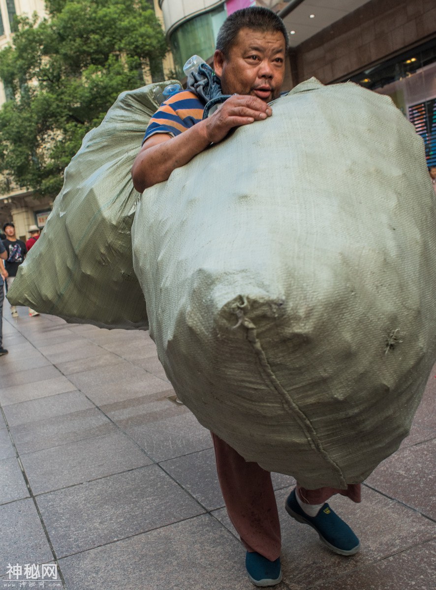 图虫人文摄影：吸睛南京路-35.jpg