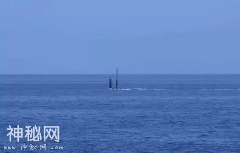 报告，韩国西部海域发现一个潜望镜-5.jpg
