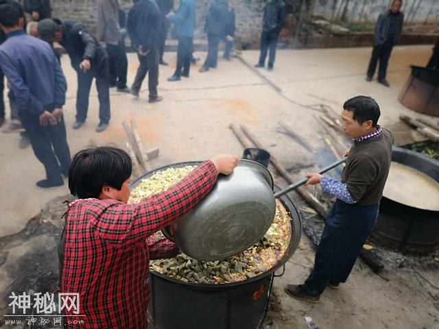 如此给老人大操大办，和你们那里的风俗一样吗？-7.jpg