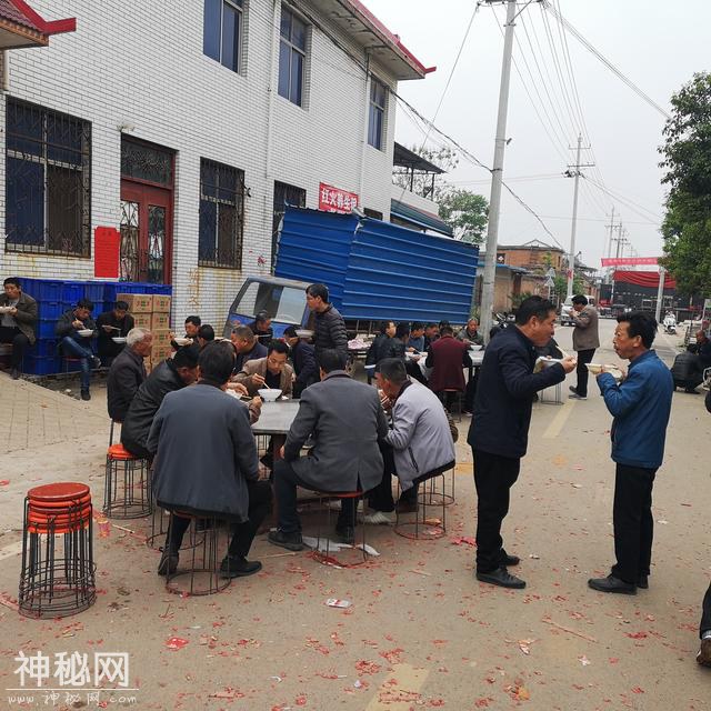 如此给老人大操大办，和你们那里的风俗一样吗？-12.jpg