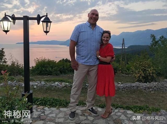 他演野人都不用化妆！曾经打服霍利菲尔德，泰森见他都要绕着走-2.jpg