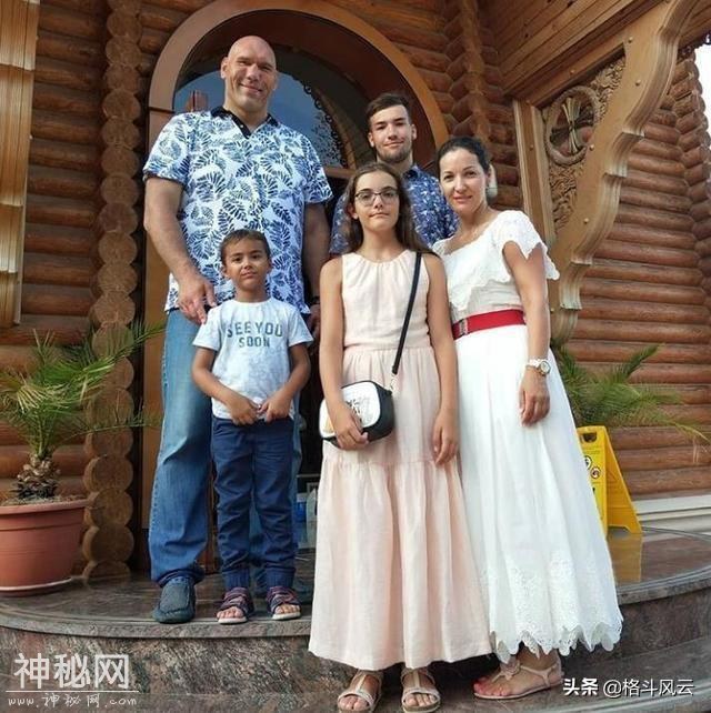 他演野人都不用化妆！曾经打服霍利菲尔德，泰森见他都要绕着走-5.jpg
