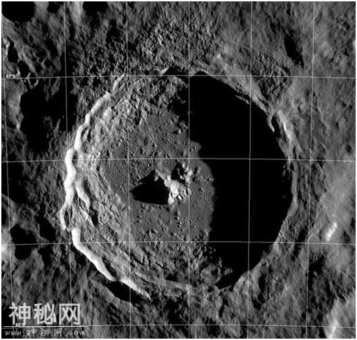 刚刚，俄专家爆料：美国宇航员似曾在月球上找到“外星人头骨”？-4.jpg