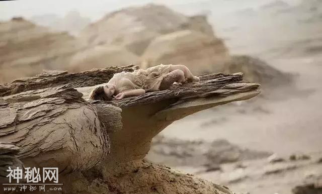 罗布泊的模特，身如花儿绽放-15.jpg