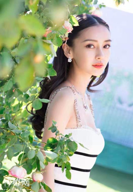 Angelababy深夜发心灵鸡汤惹争议，强势回应上热搜：与你们无关-3.jpg