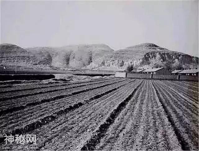 工程兵开凿隧道炸出千年古墓，出土1万多件绝世珍品-1.jpg