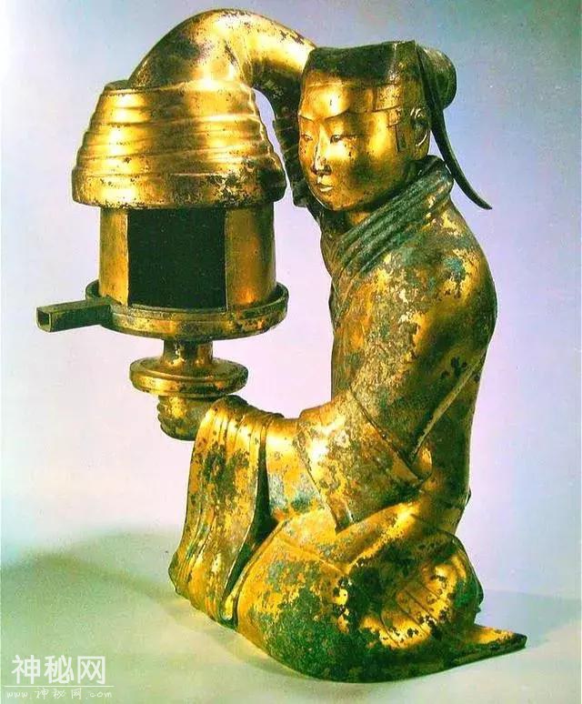 工程兵开凿隧道炸出千年古墓，出土1万多件绝世珍品-7.jpg