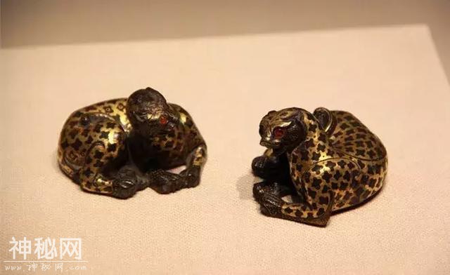 工程兵开凿隧道炸出千年古墓，出土1万多件绝世珍品-25.jpg