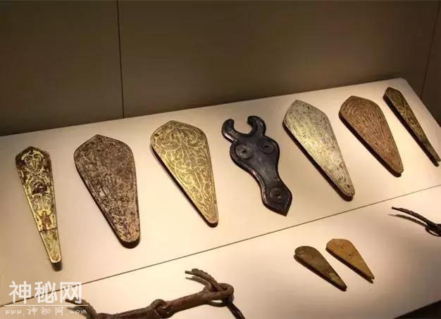 工程兵开凿隧道炸出千年古墓，出土1万多件绝世珍品-18.jpg
