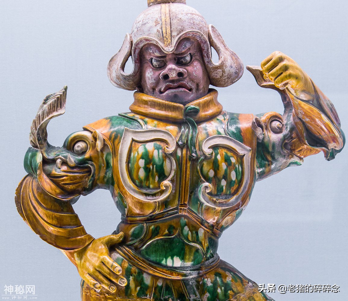 大唐出土文物实拍，图六是丰满的唐代大妞，图七是天王-7.jpg
