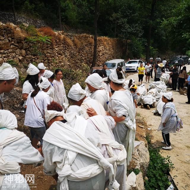 给娘家人磕头请安，这样的风俗你见过吗？-4.jpg