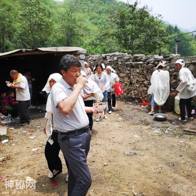 给娘家人磕头请安，这样的风俗你见过吗？-14.jpg