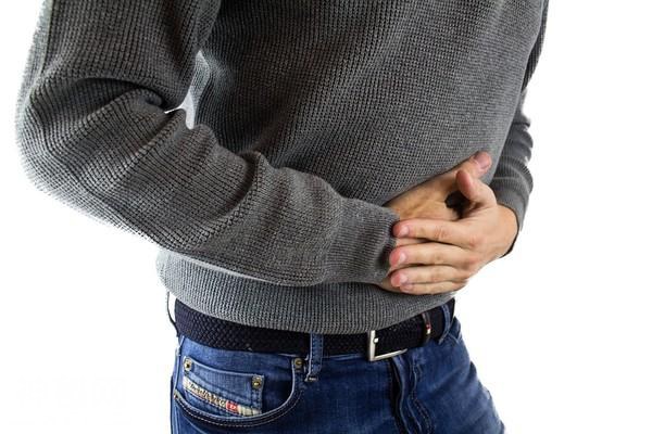 爱吃冰、生食　惨遭4细菌侵袭狂吐泻-2.jpg