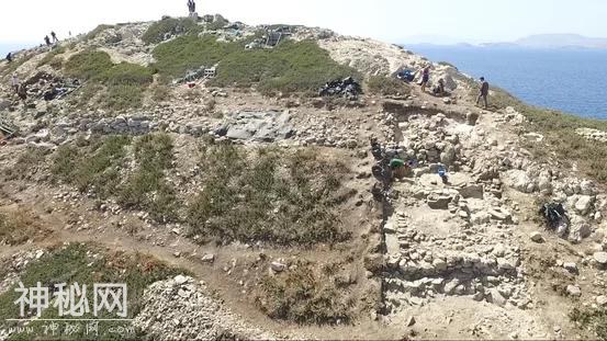 距今4600年的海上金字塔，探宝者登岛失踪，考古人员发掘解谜团-3.jpg