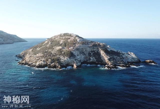距今4600年的海上金字塔，探宝者登岛失踪，考古人员发掘解谜团-2.jpg