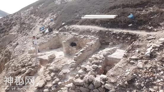 距今4600年的海上金字塔，探宝者登岛失踪，考古人员发掘解谜团-5.jpg