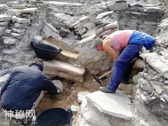 距今4600年的海上金字塔，探宝者登岛失踪，考古人员发掘解谜团-7.jpg