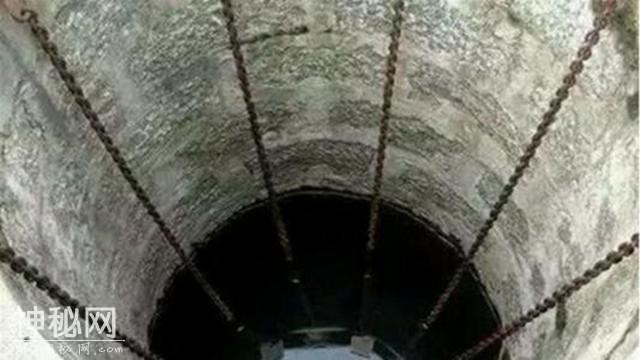 揭秘：神秘传说中的锁龙井，这个世界上真的存在未知生物吗？-3.jpg