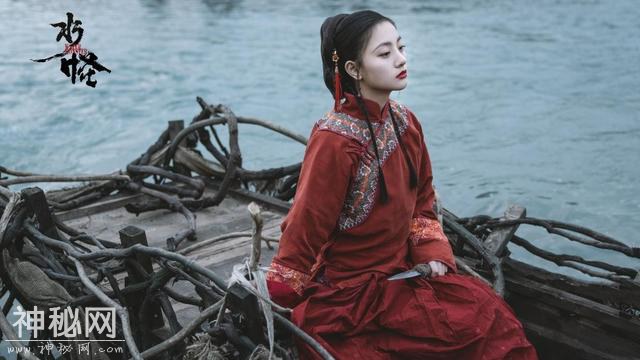 《水怪》即将上线 神秘东方怪兽带来暑期档清凉一“吓”-3.jpg