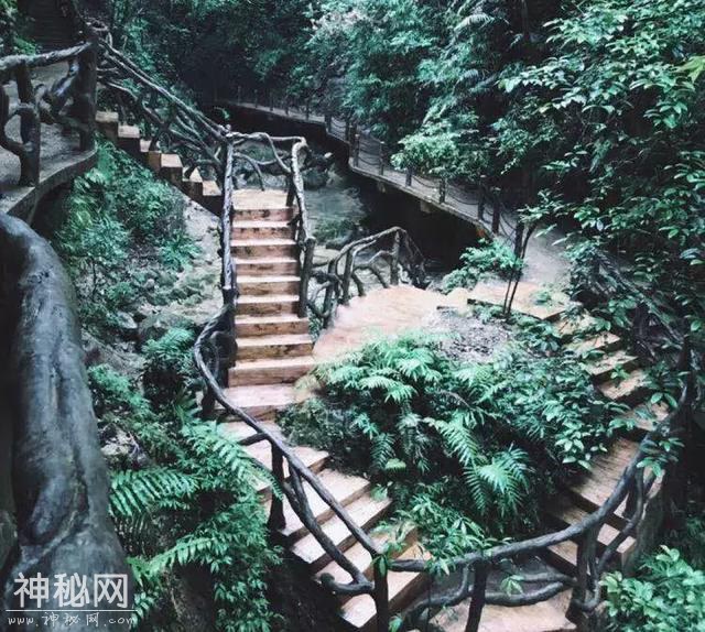 成都边上藏了个“地质天书、旷世幽谷”是不输张家界的天然大峡谷-11.jpg