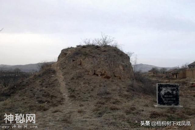 盗墓者深夜炸太监墓，惊动村民被吓逃，考古跟进发现最有价值文物-1.jpg