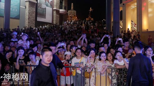 刘烨魏巡助阵点亮芒果星球，现场battle好看舞节奏停不下来-3.jpg