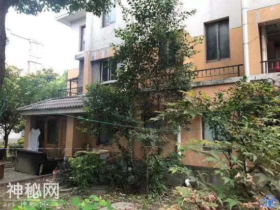 以拍戏为名，19岁女子疑遭拘禁杀害！小区杂货间里发现尸体-7.jpg