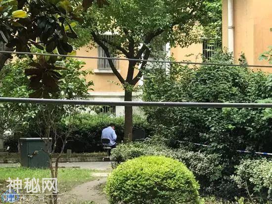 以拍戏为名，19岁女子疑遭拘禁杀害！小区杂货间里发现尸体-6.jpg