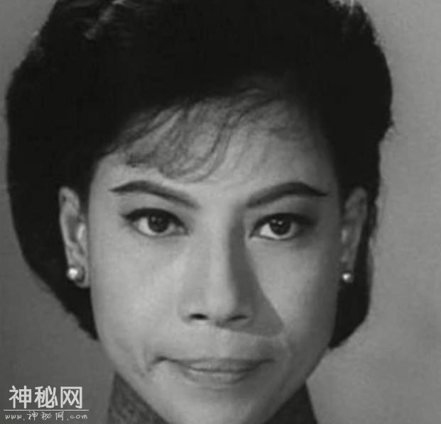 她被誉为“鬼片之母”，现孤身一人无人娶，网友：看完后背发凉-1.jpg