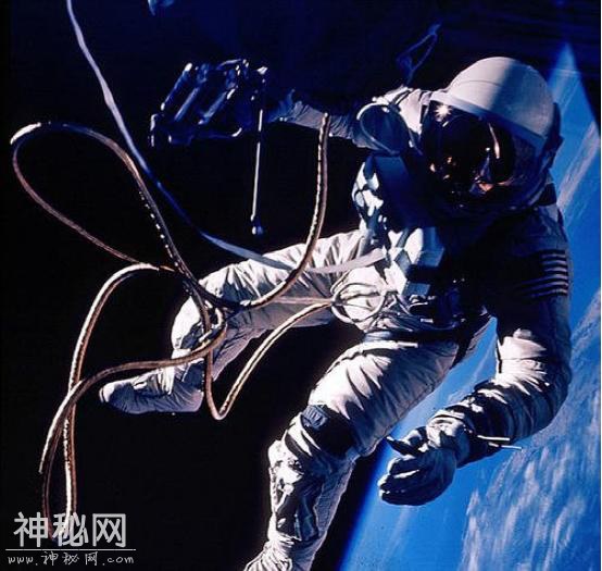 未来人类有望实现太空行走，人造重力让人类克服重力，犹如科幻片-1.jpg
