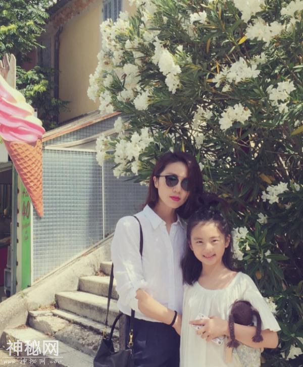 孙莉不仅会打扮孩子，打扮起自己来也是美极了，看看怎么做到的-3.jpg