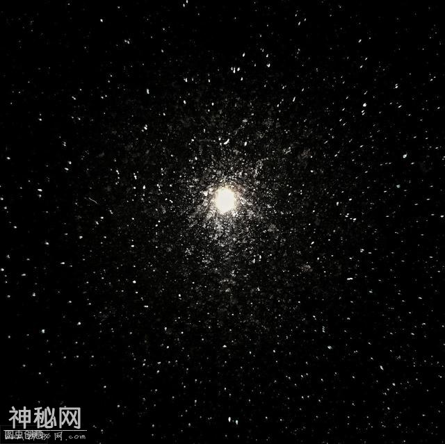 太空为什么是黑的，难道黑色是宇宙的原色？-4.jpg