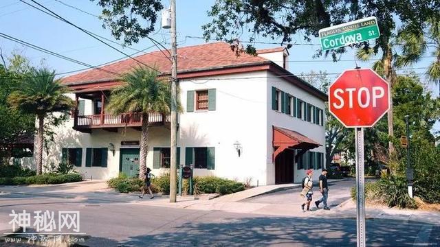 美国最古老的城市，探寻“圣奥古斯丁海怪”的野史趣闻-29.jpg