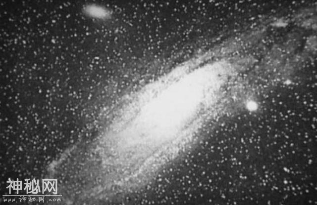 宇宙的结局是什么？膨胀还是收缩？谁又真正发现了宇宙在膨胀？-7.jpg