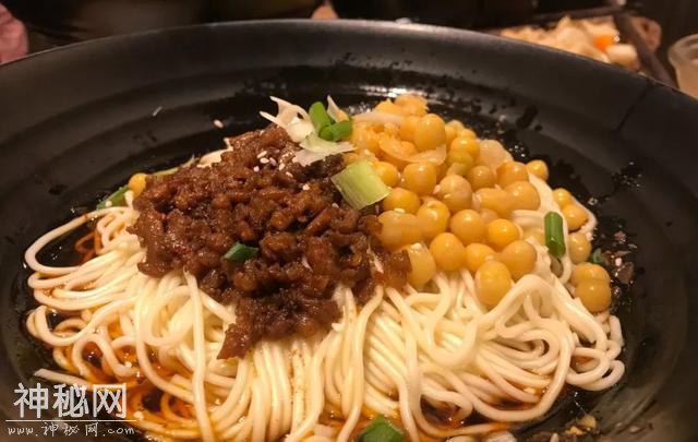 陈晓卿 | 如何吃好一碗豌杂面-6.jpg