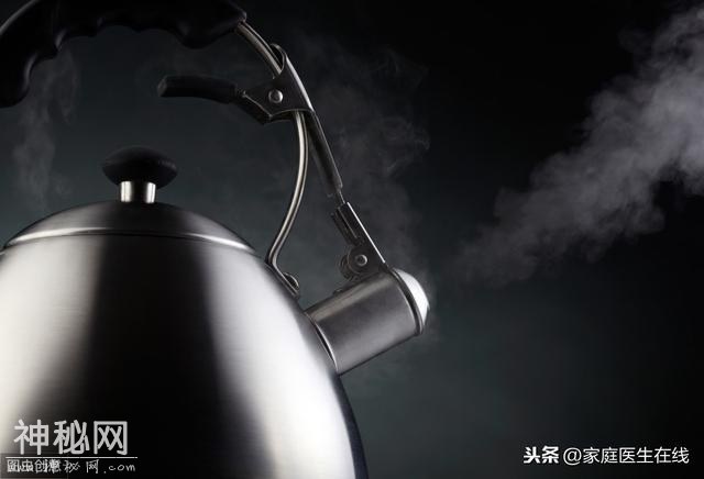 用开水烫碗筷可以杀灭细菌吗？不要再做“无用功”了-2.jpg