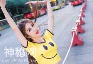 搞笑段子： 昨晚坐车回家，正赶上高峰，快到站了我还被困在人群-3.jpg