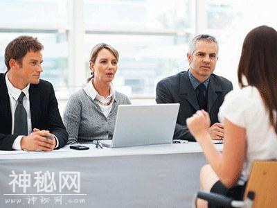 面试官：我裤子拉链开了，你应该怎么提醒我？网友的回答情商很高-1.jpg