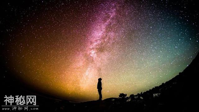 科学家解密：宇宙其实是一个生命体，万物皆被其操控-3.jpg