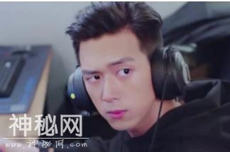 李现“松鼠嘴”是怎么练出来的？一句话引网友爆笑：就你能-2.jpg