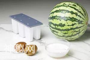 西瓜包保鲜膜细菌增10倍？！那吃不完的西瓜该怎么办……-7.jpg