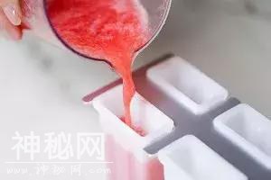 西瓜包保鲜膜细菌增10倍？！那吃不完的西瓜该怎么办……-9.jpg