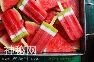 西瓜包保鲜膜细菌增10倍？！那吃不完的西瓜该怎么办……-13.jpg