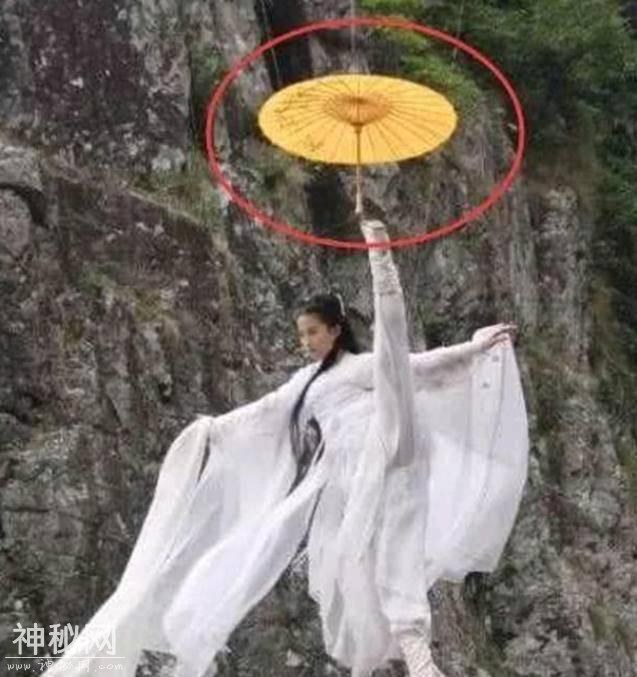 让人尴尬的明星穿帮照，一个比一个搞笑，你能坚持到第几个？-4.jpg
