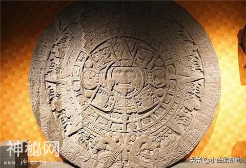 考古学家研究玛雅石板，发现留有“穿越”信息，破译后难以置信-7.jpg