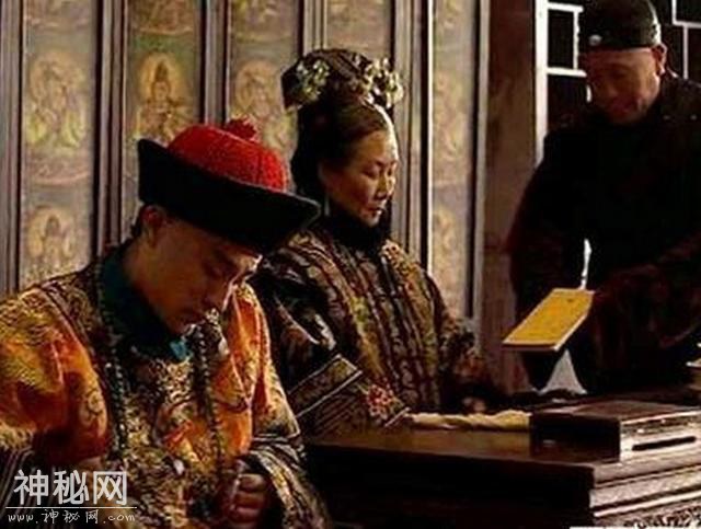 同治帝和皇后共葬惠陵，百年后，盗墓贼打开地宫发现神奇一幕-8.jpg