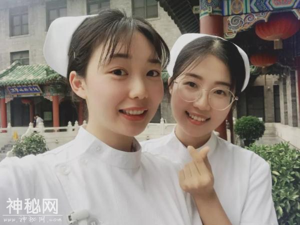 这个路口又火了！网友：怕是宇宙最安全的路口了-5.jpg