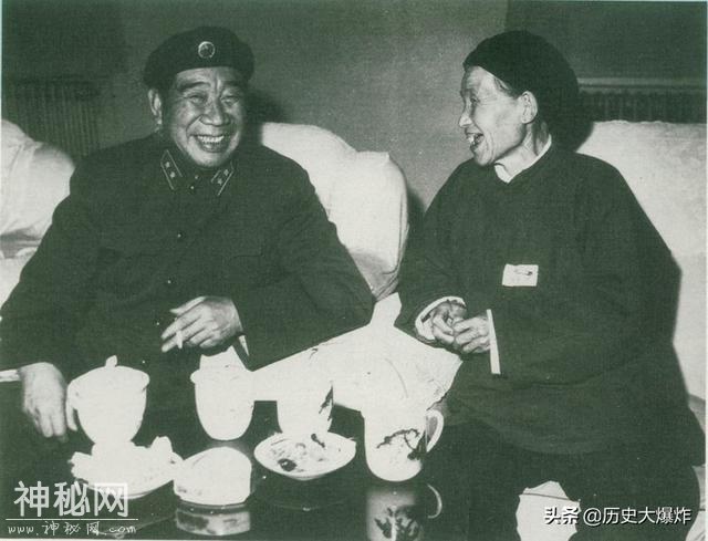 他把农民军带成主力军，把老蒋美械军打得找不着北，后官拜中将-3.jpg