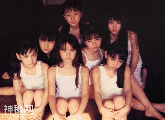 1997年日本女孩罕见老照片：有一现象让人不寒而栗，图5像恐怖片-5.jpg