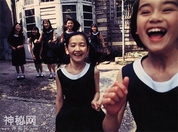1997年日本女孩罕见老照片：有一现象让人不寒而栗，图5像恐怖片-10.jpg